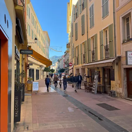 Apartment Renovated Seaside In The Heart Of Menton