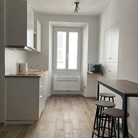 Apartment Renovated Seaside In The Heart Of
